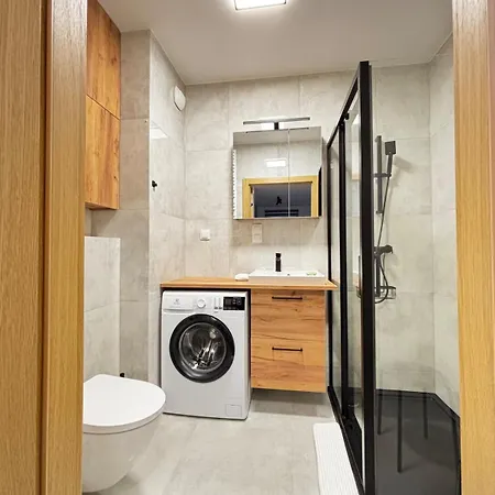 Bemowo! Free Garage! - Book It * ורשה