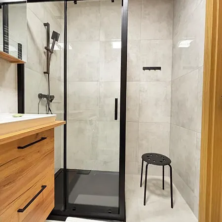 Bemowo! Free Garage! - Book It * Warszawa